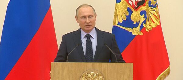 Путин извинился перед российскими олимпийцами Путин извинился перед российскими олимпийцами - Sputnik Молдова