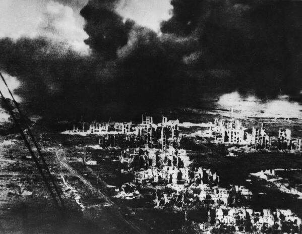 Сталинград после боя, 1942 год - Sputnik Молдова