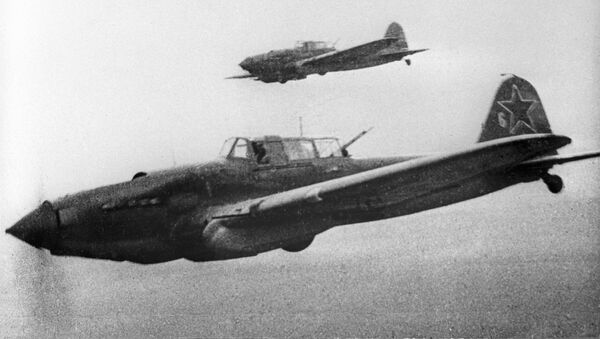 Советские штурмовики Ил-2 летят на боевое задание. - Sputnik Молдова