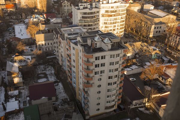 Многоэтажки в центре вытесняют старый одноэтажный Кишинев. - Sputnik Молдова
