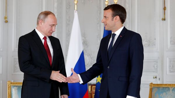 Vladimir Poutine et Emmanuel Macron à Versailles - Sputnik Moldova-România