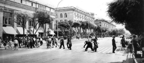 Старая фотография Кишинева: проспект Ленина близ Детского мира Старая фотография Кишинева: проспект Ленина близ Детского мира - Sputnik Молдова