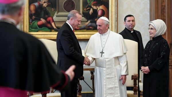 Recep Tayyip Erdogan și Papa Francisc - Sputnik Moldova-România