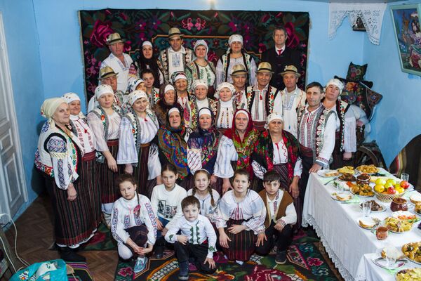 Șezătoare în Moldova, comuna Șolcani, raionul Soroca: cântece, dansuri, plăcinte și voie bună - Sputnik Moldova