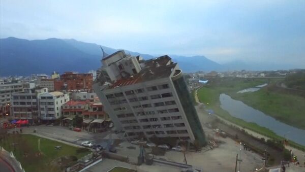 Последствия разрушительного землетрясения на Тайване - Sputnik Молдова