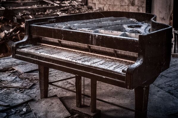 Гниющий рояль в концертном зале, Припять - Sputnik Молдова