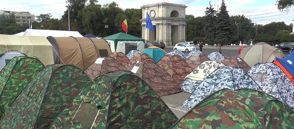 Палаточный городок в центре Кишинева - Sputnik Молдова