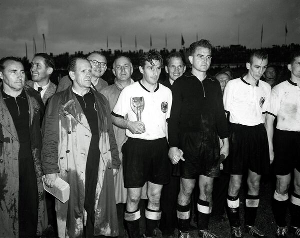 Campionatele Mondiale de fotbal (IX+). Zeița de Aur, legendă a timpurilor noi Campionatele Mondiale de fotbal (IX+). Zeița de Aur, legendă a timpurilor noi - Sputnik Moldova-România