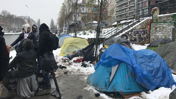 Мигранты в Париже - Sputnik Moldova-România