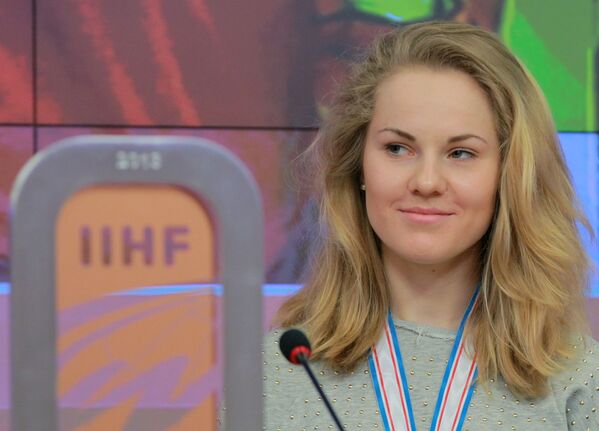 Angelina Goncharenko, hochei feminin - Sputnik Moldova-România