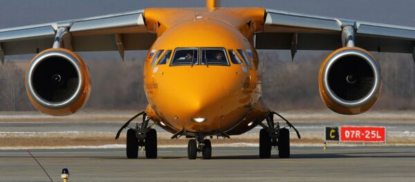 Самолет Ан-148-100В авиакомпании Саратовские авиалинии - Sputnik Молдова