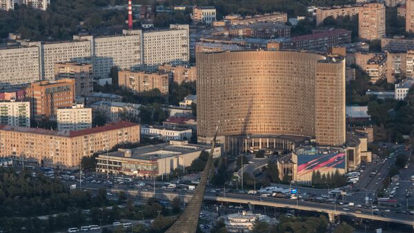 Вид со смотровой площадки Останкинской телебашни на гостиницу Космос - Sputnik Moldova-România