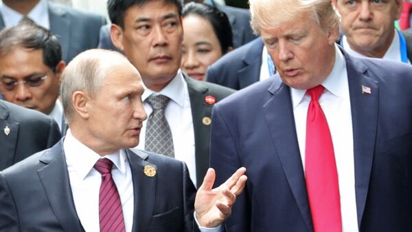 Vladimir Poutine et Donald Trump lors du sommet de l'APEC - Sputnik Moldova-România