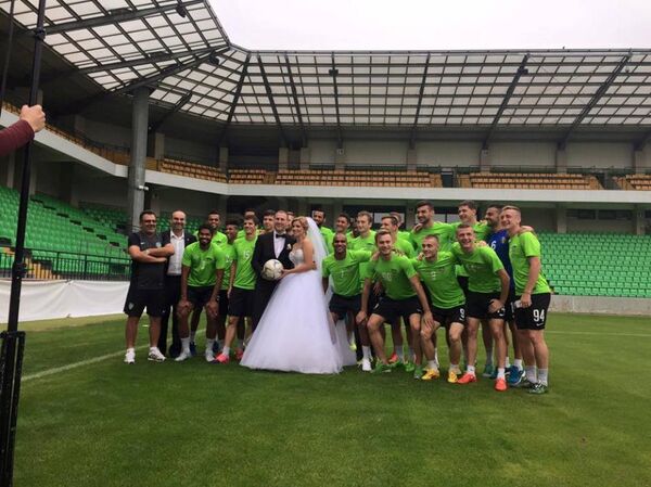 Жены-красавицы молдавских футболистов покоряют Instagram - Sputnik Молдова