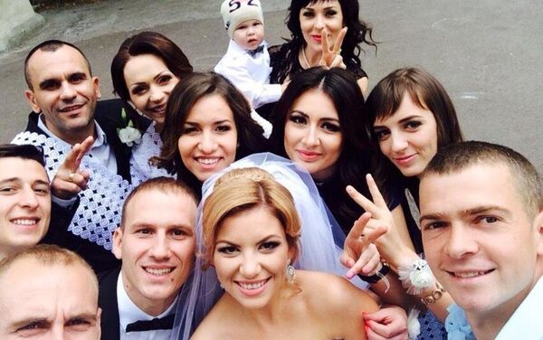 Футболист Денис Русу женился на Анжеле Албу - Sputnik Молдова