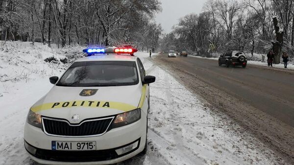 Poliția, drum înzăpezit - Imagine Simbol - Sputnik Moldova