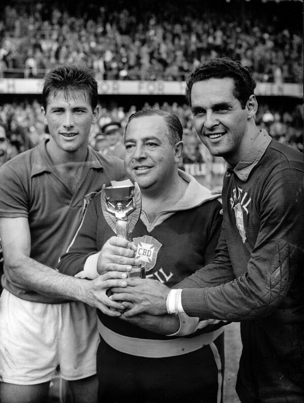 Campionatele Mondiale de fotbal (IX+). Zeița de Aur, legendă a timpurilor noi Campionatele Mondiale de fotbal (IX+). Zeița de Aur, legendă a timpurilor noi - Sputnik Moldova-România