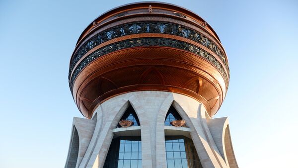 Центр семьи Казан – главный дворец бракосочетаний Татарстана. Возведен в 2013 году и выполнен в виде огромного котла-казана. На крыше расположена смотровая площадка - Sputnik Молдова