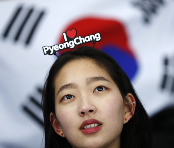 Болельшица из Южной Кореи на XXIII зимних Олимпийских играх в Пхенчхане - Sputnik Молдова