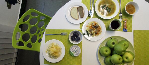 Обед ученика в Столовой будущего московской школы №1440 - Sputnik Moldova-România