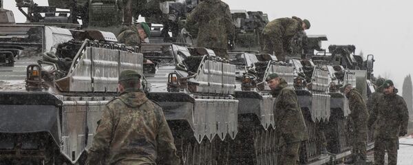 Nato-Technik, die auf Bahnwaggons transportiert wird, Litauen (Archiv) - Sputnik Moldova-România