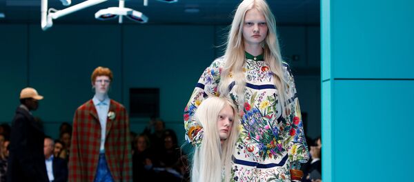 Модель представляет коллекцию Gucci Autumn / Winter 2018 во время Миланской Недели Моды в Милане - Sputnik Молдова