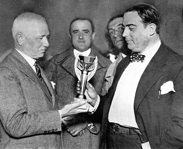 Campionatele Mondiale de fotbal (IX+). Zeița de Aur, legendă a timpurilor noi Campionatele Mondiale de fotbal (IX+). Zeița de Aur, legendă a timpurilor noi - Sputnik Moldova-România