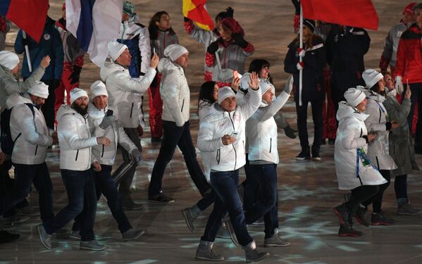 Российские спортсмены на церемонии закрытия XXIII зимних Олимпийских игр в Пхенчхане - Sputnik Молдова
