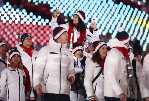 Спортсмены сборной Чехии на церемонии закрытия XXIII зимних Олимпийских игр в Пхенчхане - Sputnik Молдова