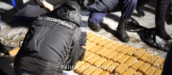 Крупная контрабанда героина: появилось видео задержания обвиняемых - Sputnik Молдова