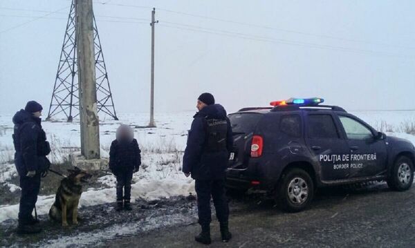 Пограничная собака Лео нашла пропавшего в Молдове мальчика - Sputnik Молдова