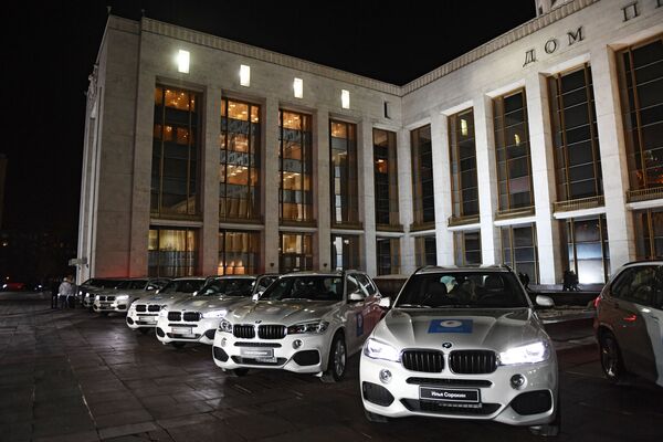Автомобили немецкой марки BMW, подаренные российским спортсменам - победителям и призерам XXIII зимних Олимпийских игр в Пхенчхане - Sputnik Молдова