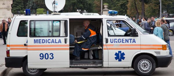 Война войной, а скорая дежурит неусыпно. Война войной, а скорая дежурит неусыпно. - Sputnik Moldova