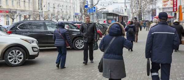 Люди в городе - Sputnik Moldova