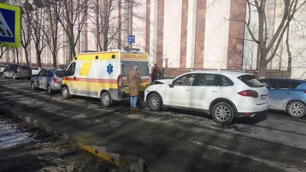 Accident pe str. București - Sputnik Молдова