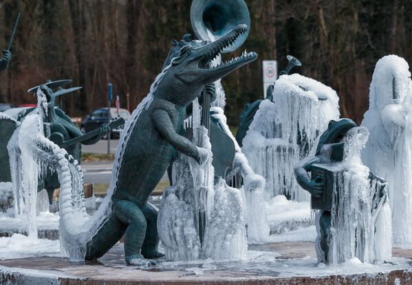 Скульптура «Le Bandundu Water Jazz Band» бельгийского художника Тома Франтсена в Тервурене, недалеко от Брюсселя, Бельгия - Sputnik Молдова