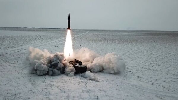 Боевой пуск ракеты ОТРК Искандер-М состоялся на полигоне Капустин Яр - Sputnik Молдова
