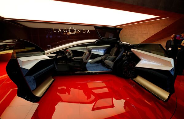 Автомобиль Aston Martin Lagonda Vision Concept на автосалоне Geneva International Motor Show-2018 в Женеве, Швейцария - Sputnik Молдова