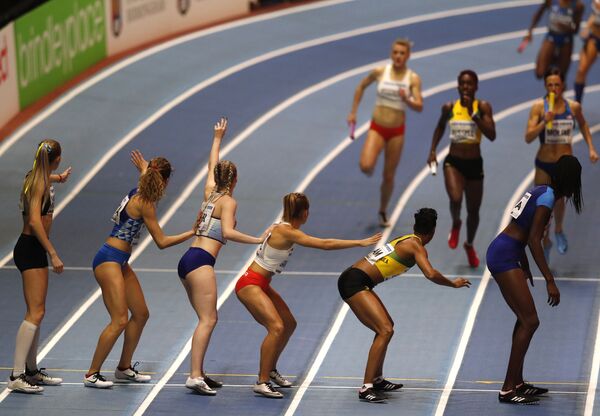 Участницы финала женской эстафеты 4x400 м на Чемпионате мира по легкой атлетике в Бирмингеме, Великобритания - Sputnik Молдова
