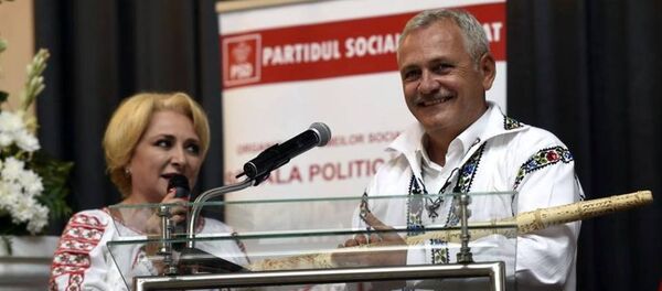 Viorica Dancila si Liviu Dragnea Viorica Dancila si Liviu Dragnea - Sputnik Moldova-România