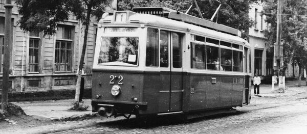 Трамвай на центральной улице Кишинёва - Sputnik Moldova