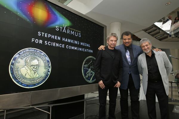 Обладатели медали Стивена Хокинга в области научной коммуникации в Нью-Йорке - Sputnik Молдова