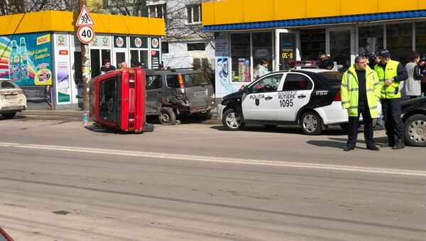 Accident rutier pe str.Ceucari, în apropire de str.Calea Orheiului - Sputnik Moldova