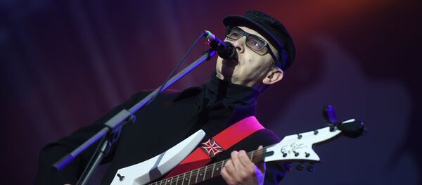 Солист группы Пикник Эдмунд Шклярский Солист группы Пикник Эдмунд Шклярский - Sputnik Молдова