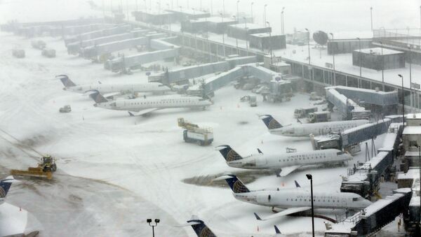 Snow blankets O'Hare International Airport, Sunday, Feb. 1, 2015, in Chicago - Sputnik Moldova-România
