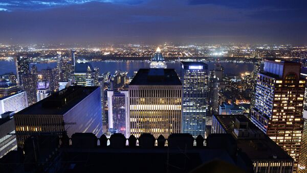 Вид на ночной Манхэттен со смотровой площадки Рокфеллеровского центра. - Sputnik Молдова