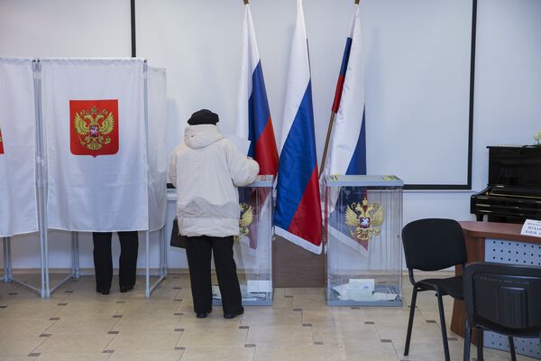 Кабинки для голосования и урны для бюллетеней - Sputnik Молдова