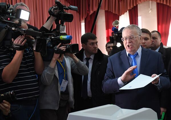 Candidații la funcția de președinte al FR participă la votare - Sputnik Moldova-România