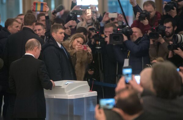 Președintele Federației Ruse a votat în cadrul alegerilor pentru președintele Rusiei - Sputnik Moldova-România