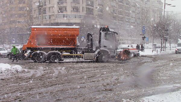 Румынию завалило снегом - Sputnik Молдова